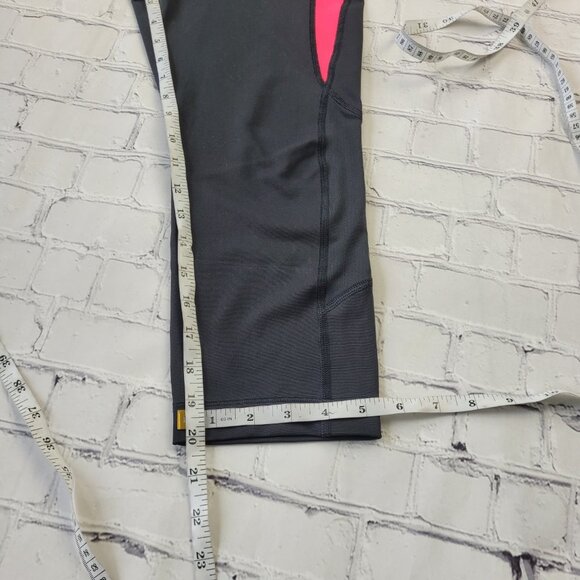 Under Armour Woman’s Black With Pink 20” leggings workout yoga running size S - Picture 7 of 11